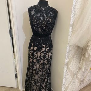 Ellie Custom Bridal Size 10/Fits Like Size 6 Black Beaded Lace over Gold